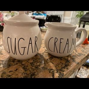 Rae Dunn Sugar and creamer set